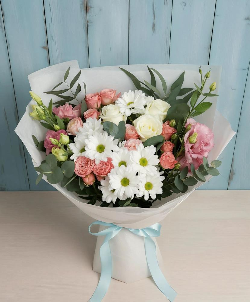 Букет цветов из: Розы, Лизиантусы и Хризантемы в Кузьмино