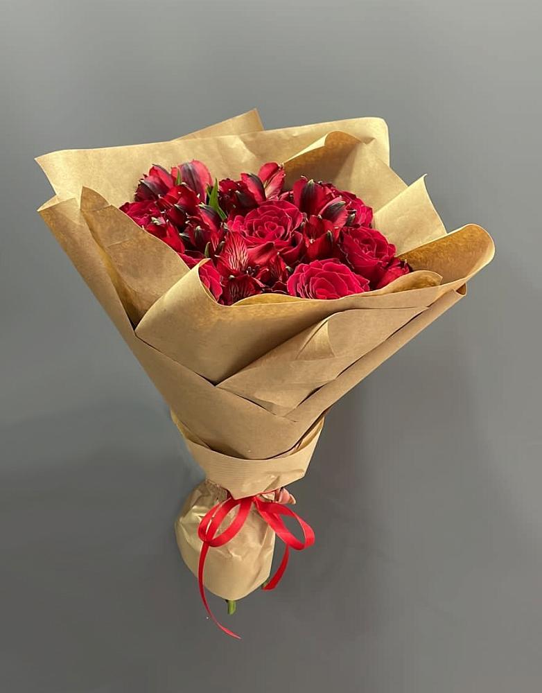 Букет цветов из: Альстромерии и Розы в Кузьмино