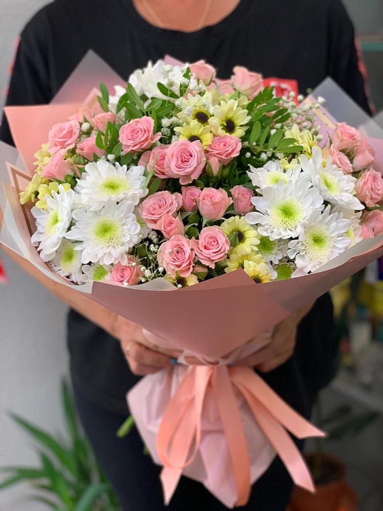 Букет цветов из: Розы и Хризантемы в Кузьмино