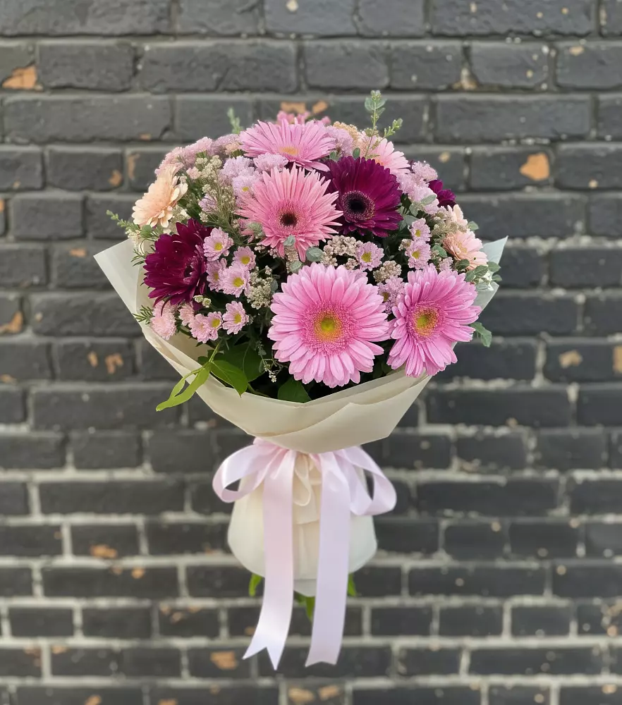 Букет цветов из: Герберы и Хризантемы в Кузьмино