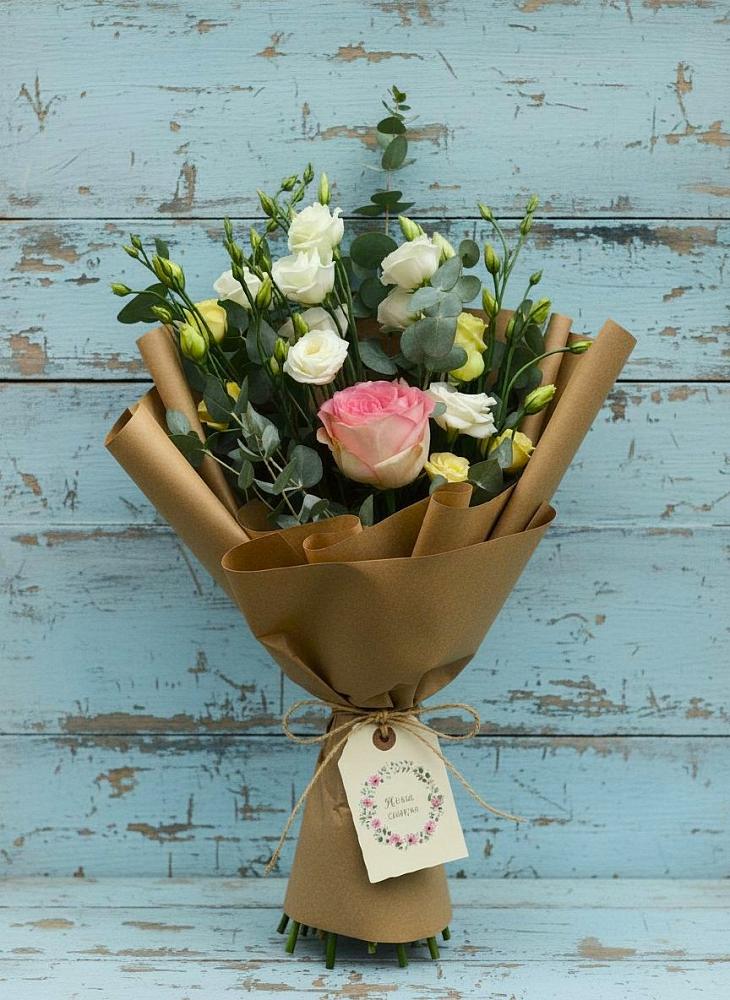 Букет цветов из: Розы и Лизиантусы в Кузьмино