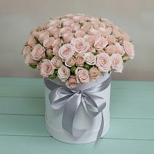 Цветочная композиция из Розы в шляпной коробке в Кузьмино