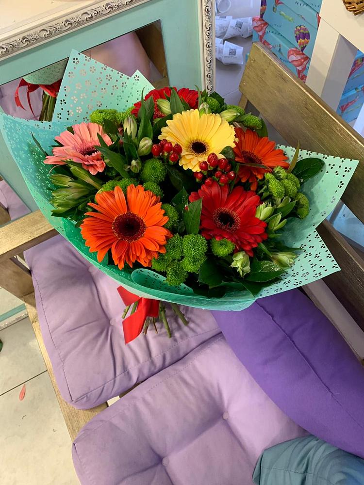 Букет цветов из: Герберы, Хризантемы и Альстромерии в Кузьмино