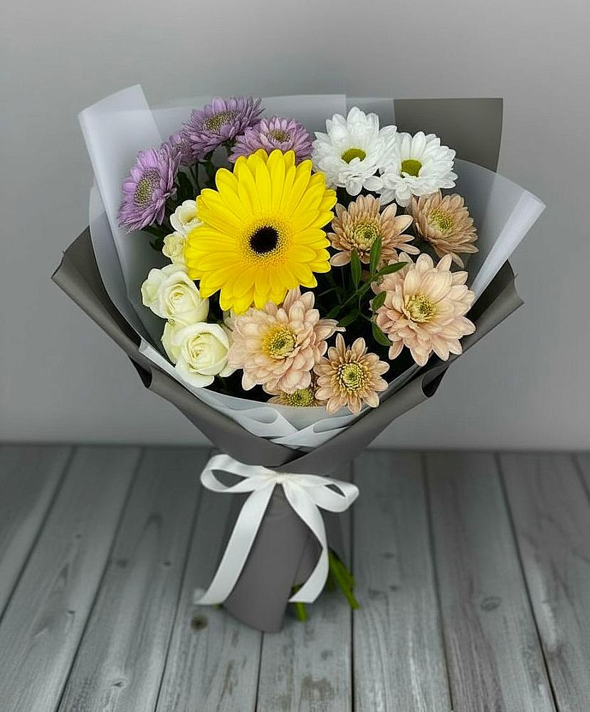 Букет цветов из: Розы, Герберы и Хризантемы в Кузьмино