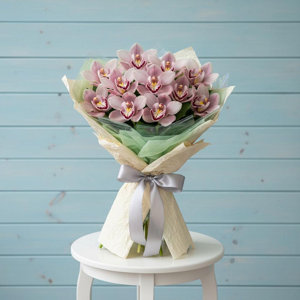 Букет цветов из: Орхидеи и Розы в Кузьмино