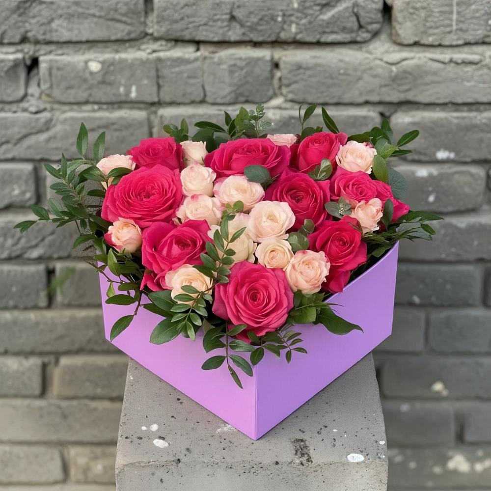 Цветочная композиция из Розы в коробке в Кузьмино