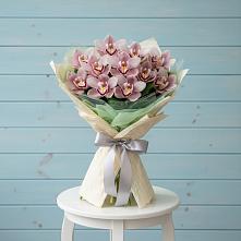 Букет цветов из:  Орхидеи и Розы в Кузьмино