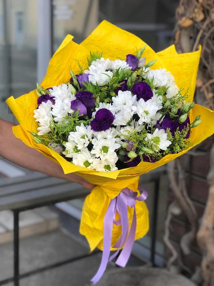 Букет цветов из: Ирисы, Хризантемы и Ромашки в Кузьмино