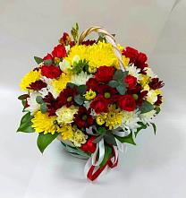 Цветочная композиция из Хризантемы и Розы в корзине в Кузьмино