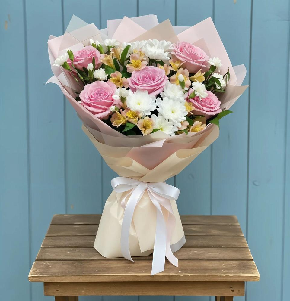 Букет цветов из: Гвоздики, Орхидеи и Розы в Кузьмино