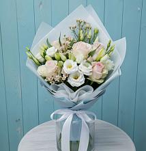Букет цветов из:  Розы и Лизиантусы в Кузьмино