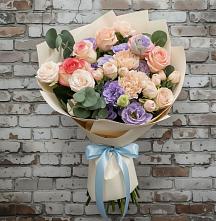 Букет цветов из:  Розы, Лизиантусы и Гвоздики в Кузьмино