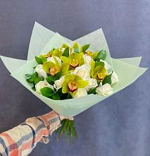 Букет цветов из:  Орхидеи и Розы в Кузьмино
