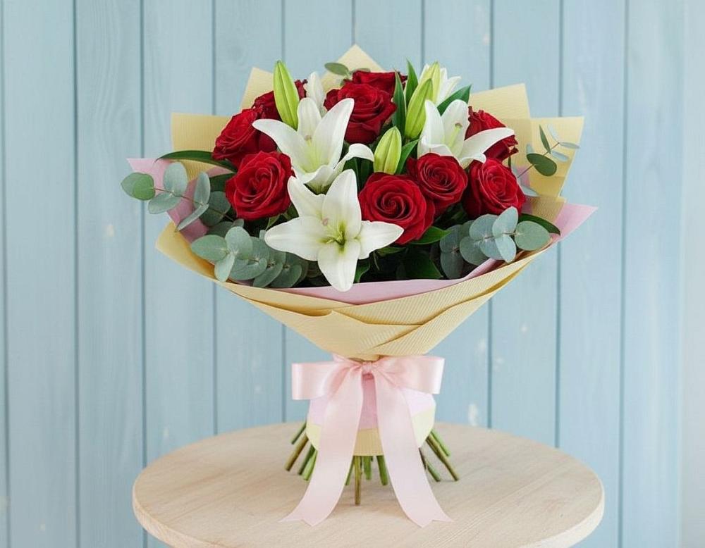 Букет цветов из: Лилии и Розы в Кузьмино