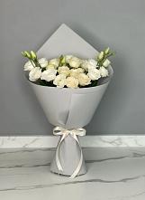 Букет цветов из:  Розы и Лизиантусы в Кузьмино